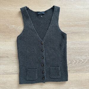 Brandy Melville Gray V-Neck Sweater Vest